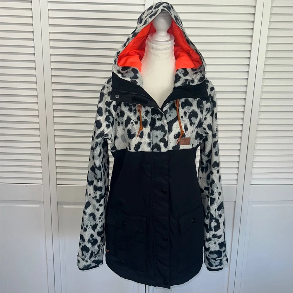 DC Cruiser Snow Leopard Women's Ski Snowboard
Jacket ๐โ๏ธ๐ฟโ๏ธโท๏ธ - Picture 9 of 16